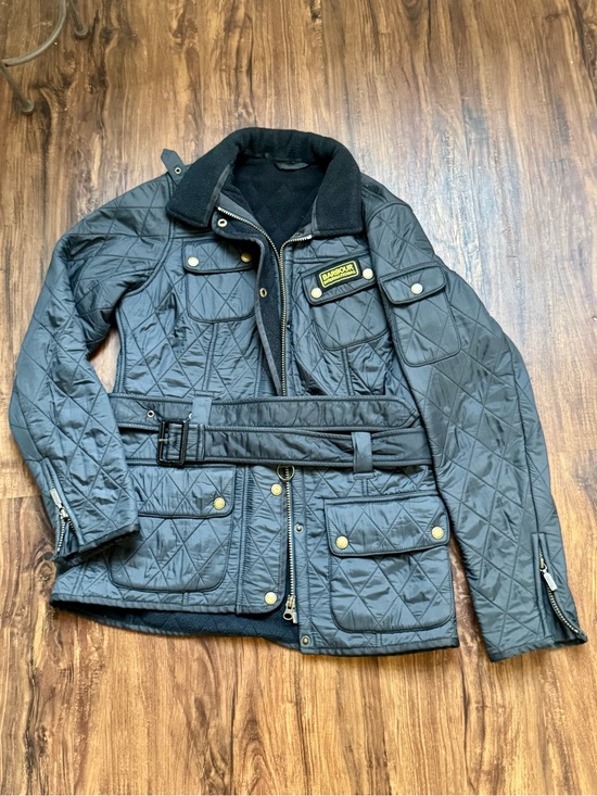 Barbour Jackets & Blazers - Barbour Women’s Black Quilted Belted Field Jacket, Size 4